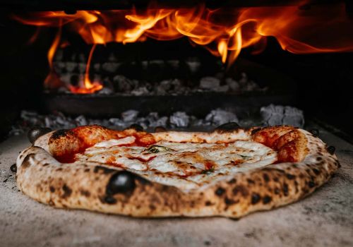 Origini e storia della vera pizza napoletana