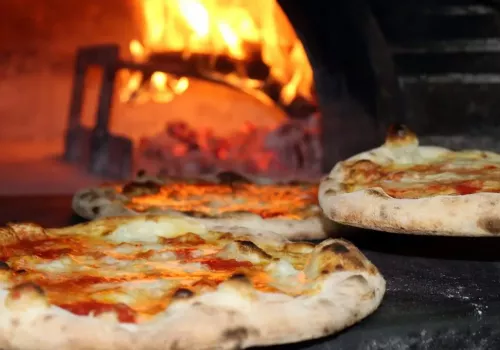 temperatura di cottura della pizza napoletana nel forno a legna e tradizionale