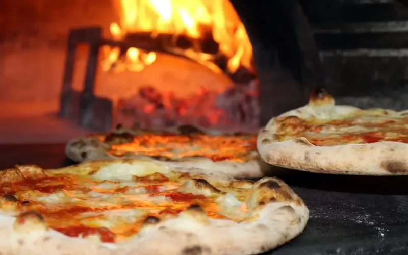 temperatura di cottura della pizza napoletana nel forno a legna e tradizionale